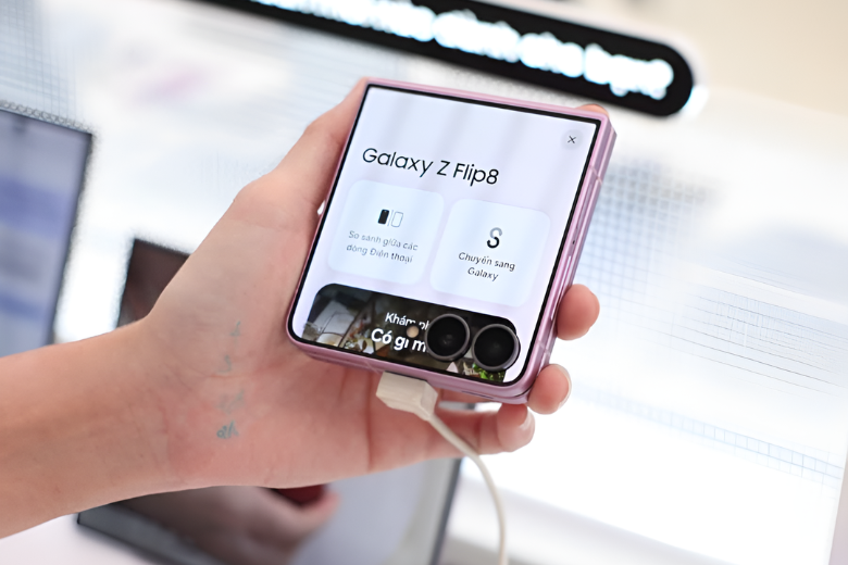man-hinh-phu-galaxy-z-flip8.png