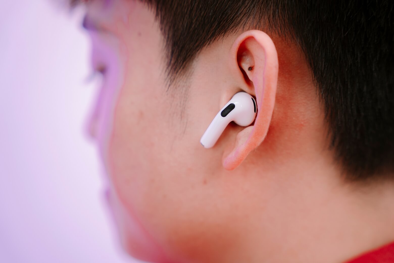 tai-nghe-apple-airpods-4-cu-cam-giac-deo-thoang-tai-didongviet.jpg