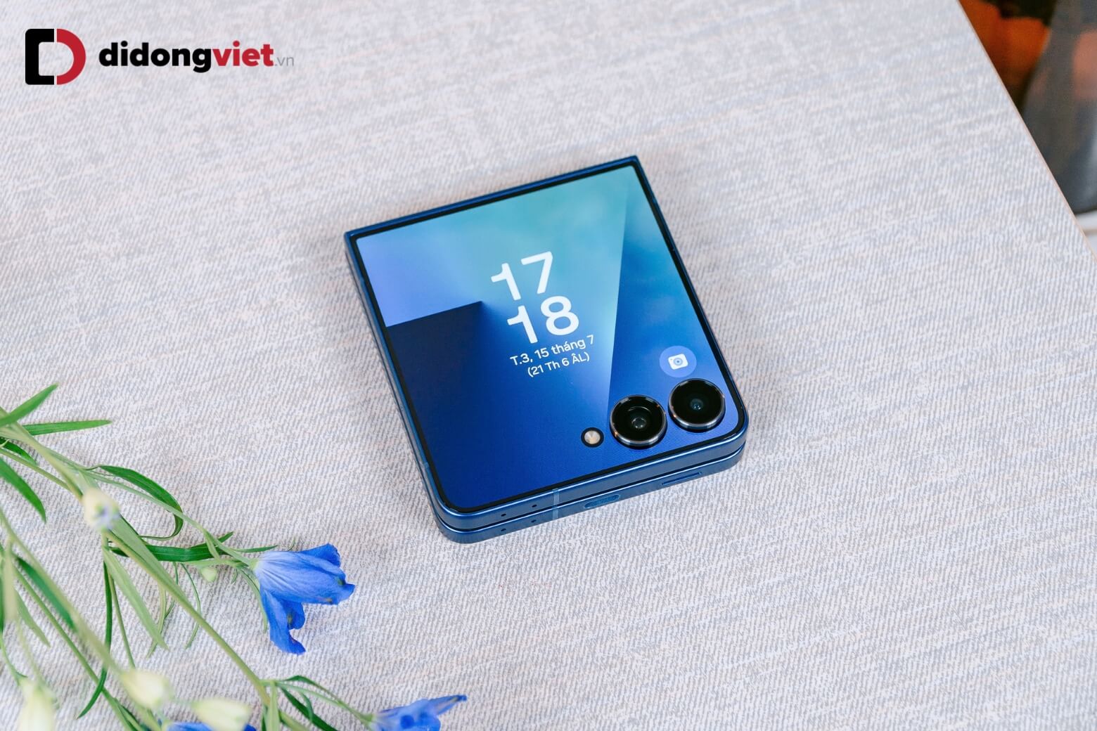 samsung-galaxy-z-flip7-512gb-cu-voi-man-hinh-phu-flexwindow-4-1-inch-didongviet.jpg
