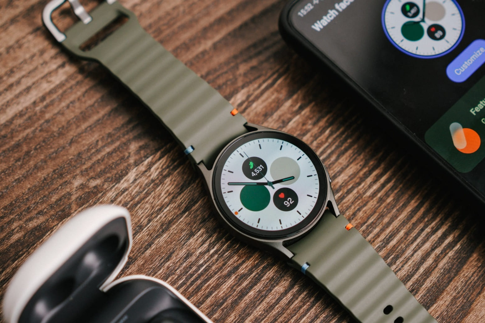 samsung-galaxy-watch-7-l300-bluetooth-40mm-6-didongviet.jpg