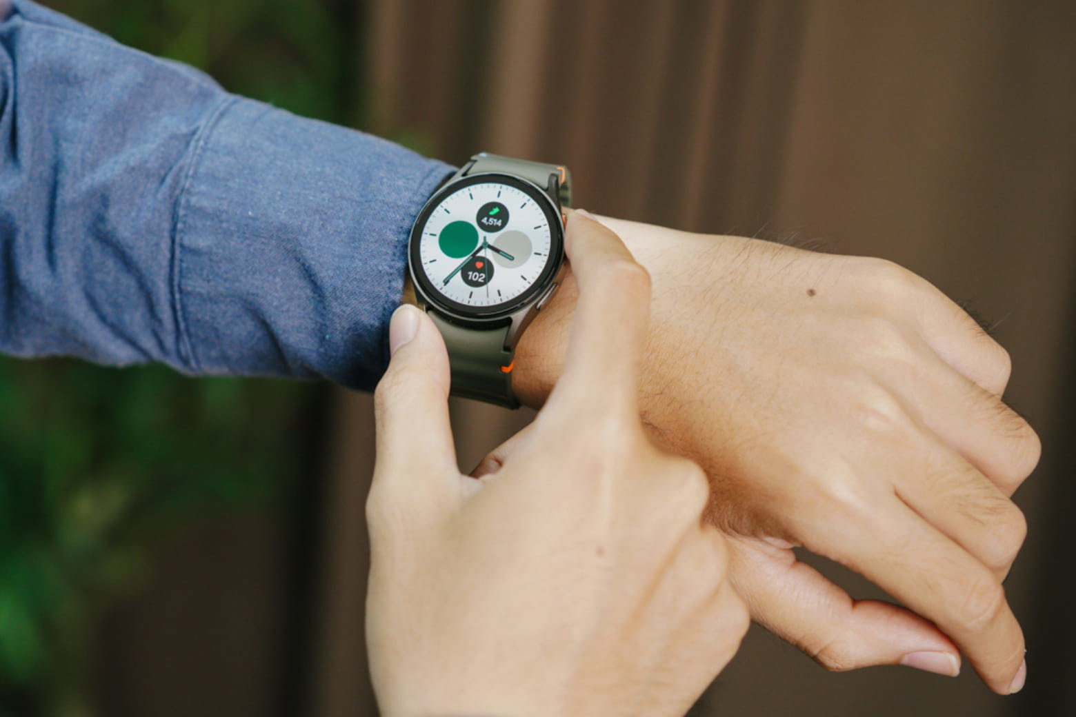 samsung-galaxy-watch-7-l300-bluetooth-40mm-7-didongviet.jpg