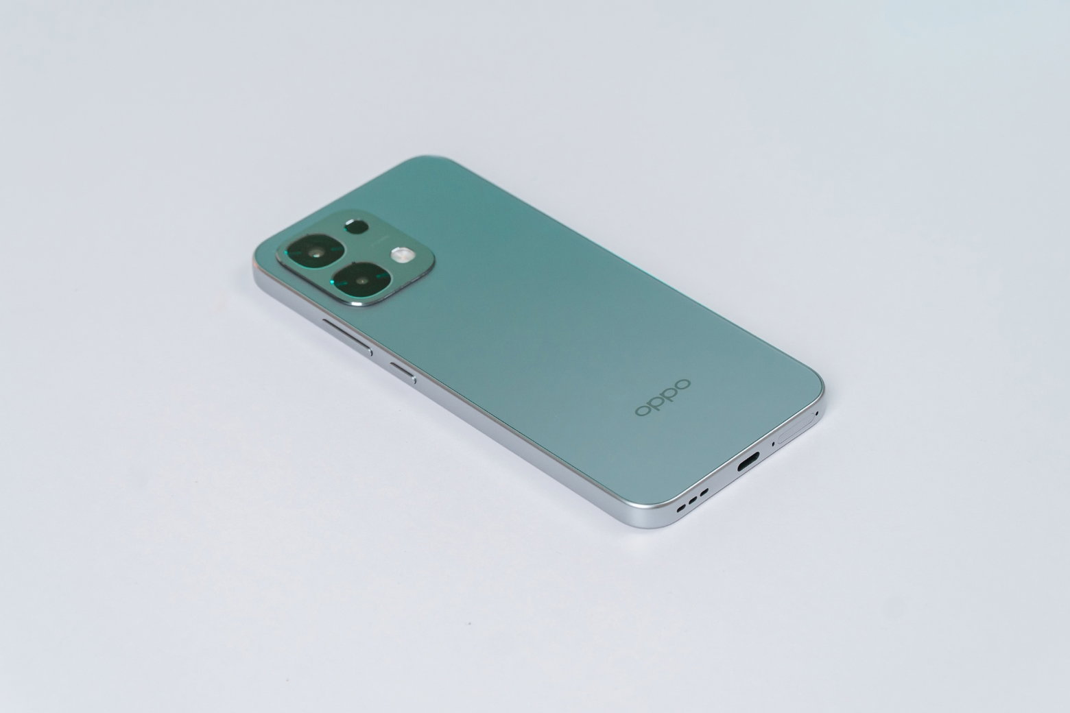 oppo-a6-pro-cu-kha-nang-xu-ly-cua-chip-didongviet.jpg