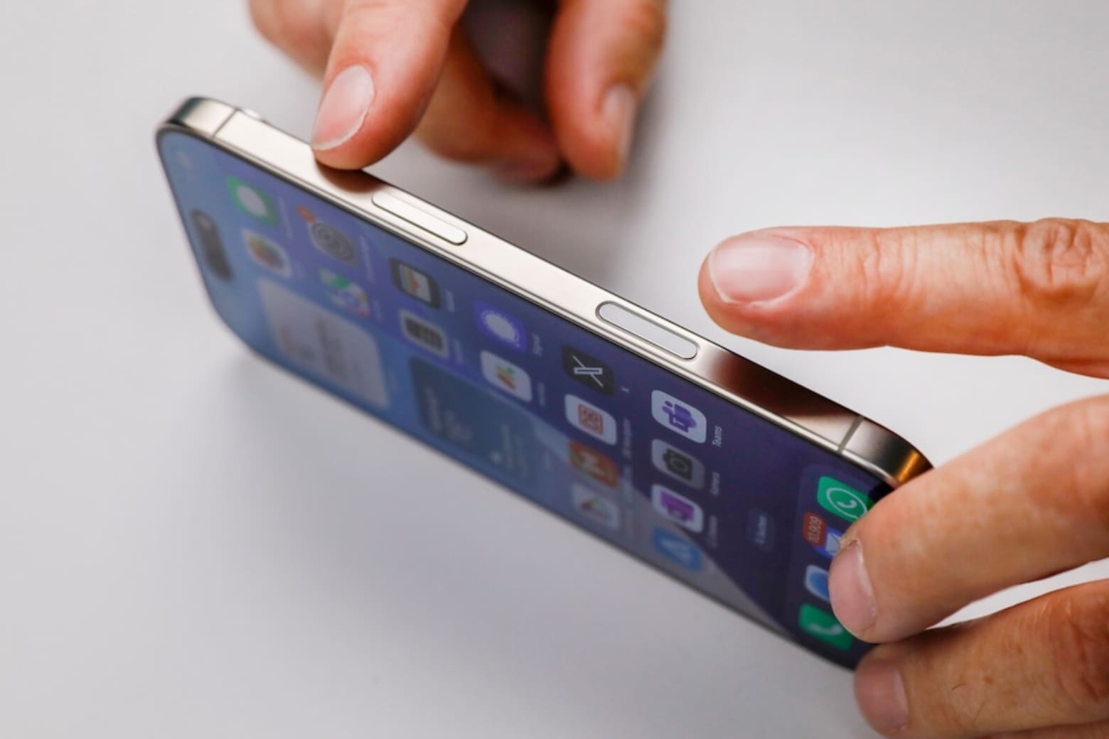 iphone-16-pro-512gb-cu-6-didongviet.jpg
