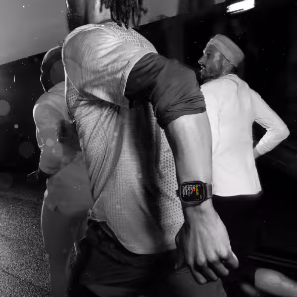Apple Watch Ultra 2 (2024) 49mm (LTE) Viền Titan - Dây Milanese M - ảnh 7