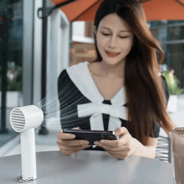 Quạt mini VEECO dùng pin sạc K56