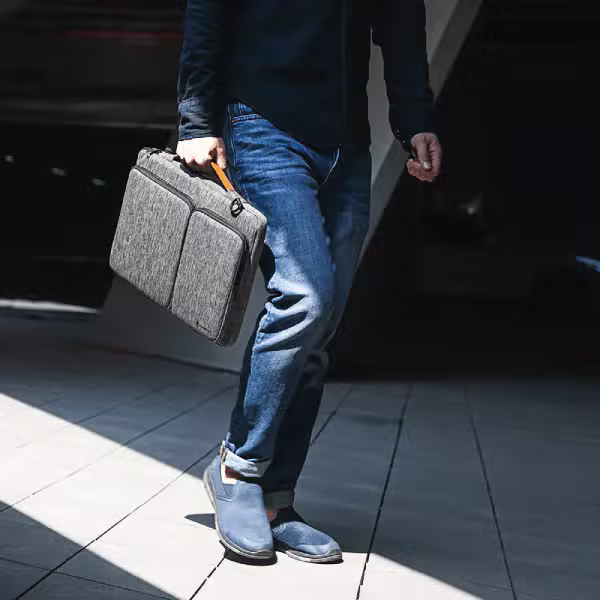 Túi đeo Tomtoc (USA) Versatile 360* Shoulder Bags MacBook Pro/Air13 inch - ảnh 7